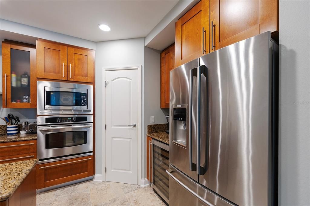 En Venta: $699,900 (3 camas, 3 baños, 2157 Pies cuadrados)