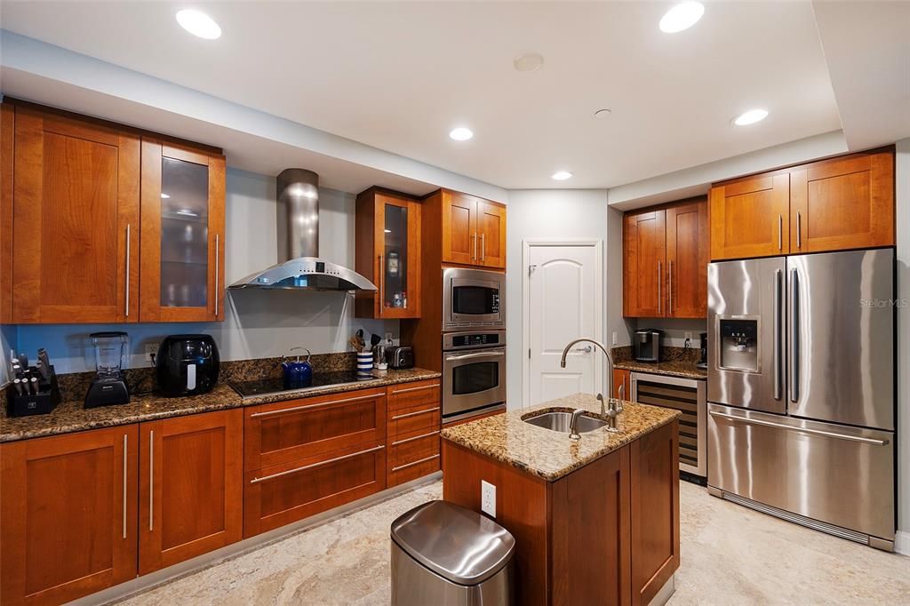 En Venta: $699,900 (3 camas, 3 baños, 2157 Pies cuadrados)