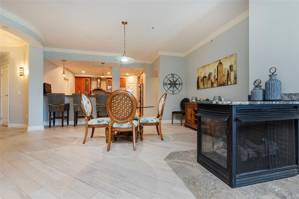En Venta: $699,900 (3 camas, 3 baños, 2157 Pies cuadrados)