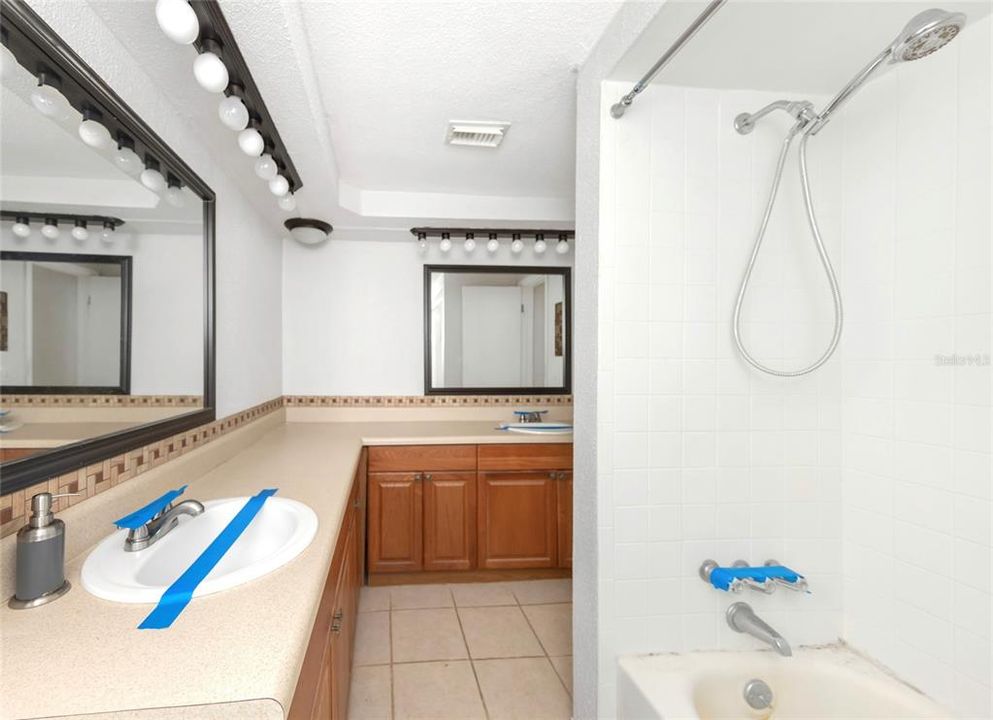 Activo con contrato: $229,900 (3 camas, 2 baños, 1519 Pies cuadrados)