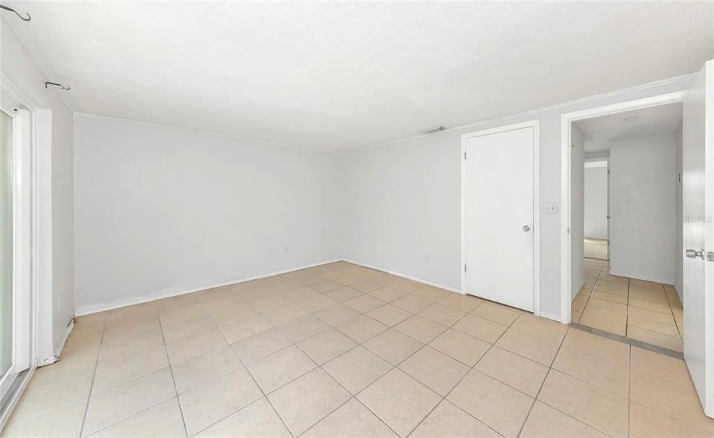 Activo con contrato: $229,900 (3 camas, 2 baños, 1519 Pies cuadrados)