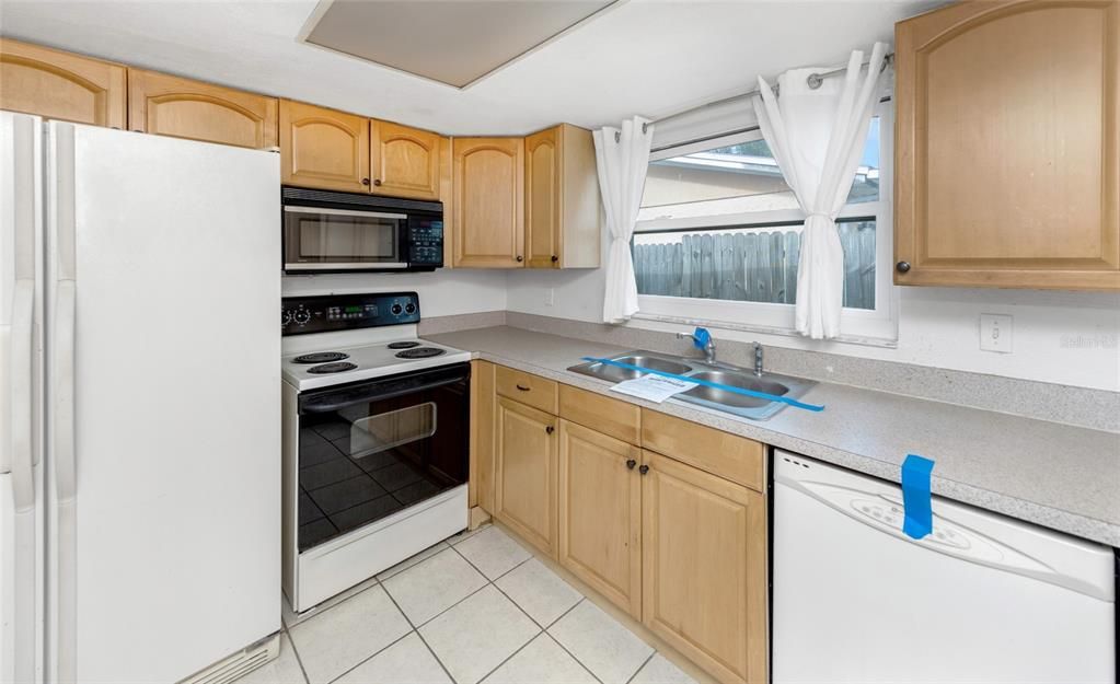 Activo con contrato: $229,900 (3 camas, 2 baños, 1519 Pies cuadrados)