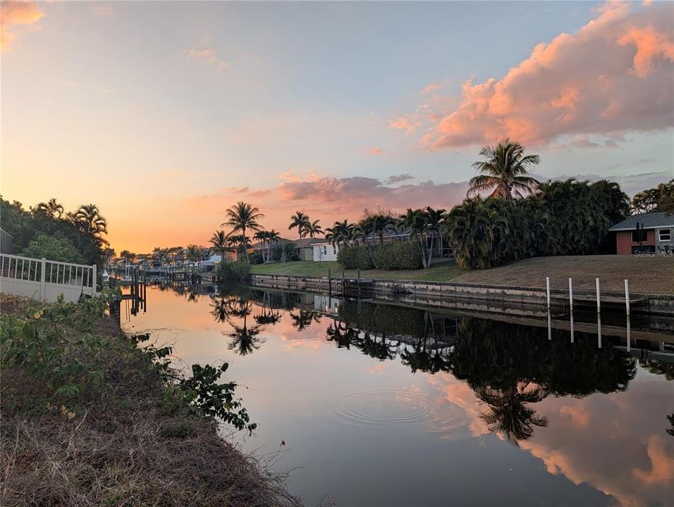 На продажу: $195,000 (0.23 acres)