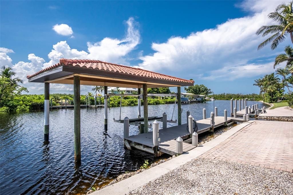 En Venta: $2,650,000 (3 camas, 3 baños, 3279 Pies cuadrados)