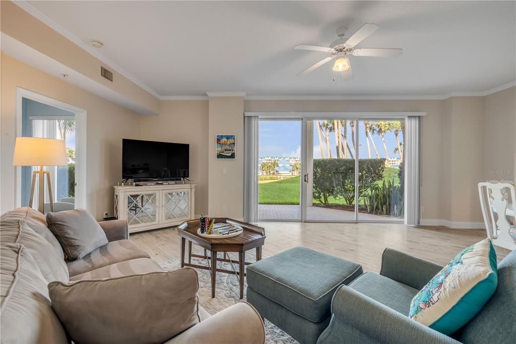 Active With Contract: $544,900 (3 beds, 3 baths, 2013 Square Feet)