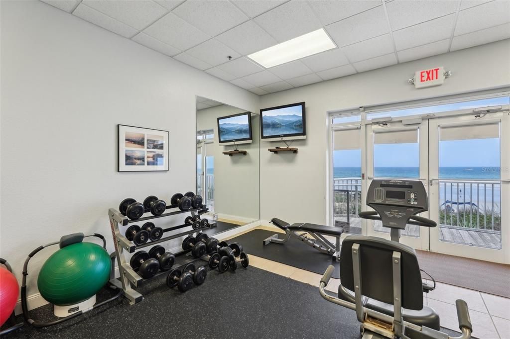 Active With Contract: $544,900 (3 beds, 3 baths, 2013 Square Feet)