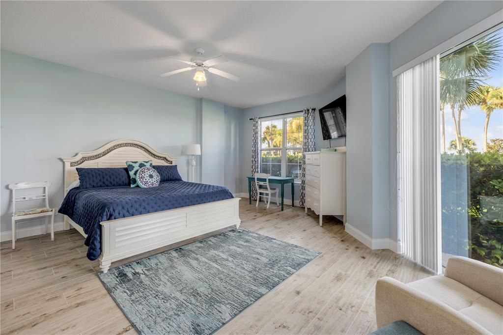 Active With Contract: $544,900 (3 beds, 3 baths, 2013 Square Feet)