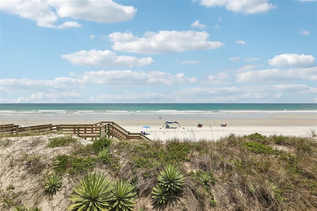 Active With Contract: $544,900 (3 beds, 3 baths, 2013 Square Feet)