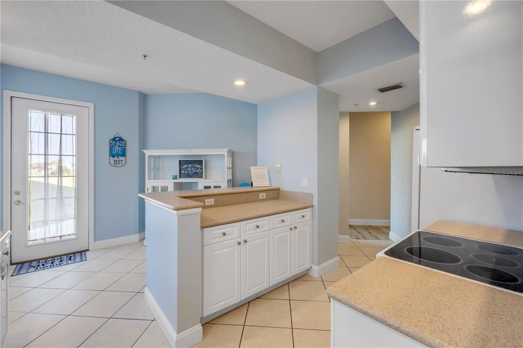 Active With Contract: $544,900 (3 beds, 3 baths, 2013 Square Feet)