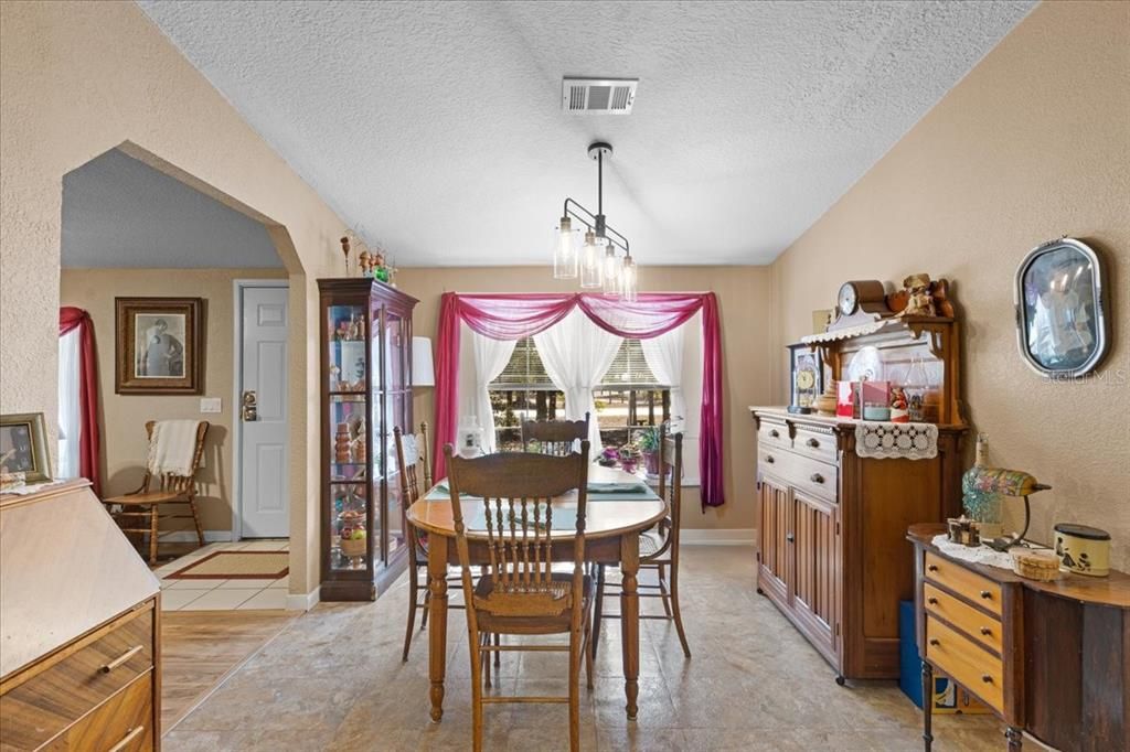 На продажу: $275,000 (3 спален, 2 ванн, 1620 Квадратных фут)