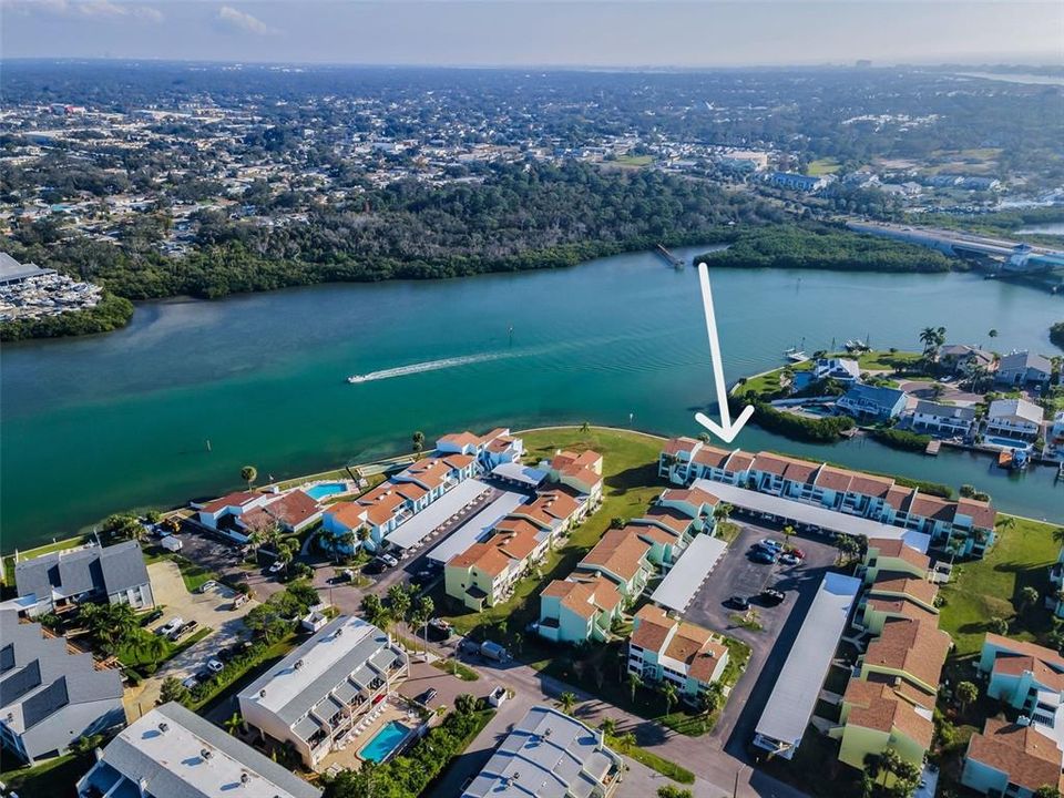 На продажу: $449,900 (2 спален, 2 ванн, 1208 Квадратных фут)