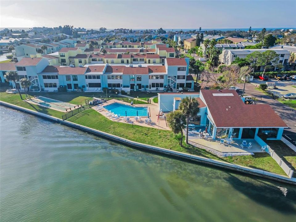 На продажу: $449,900 (2 спален, 2 ванн, 1208 Квадратных фут)