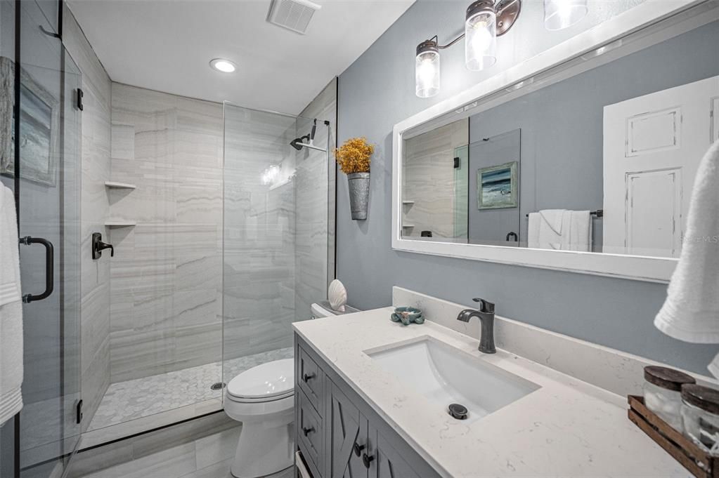 На продажу: $449,900 (2 спален, 2 ванн, 1208 Квадратных фут)