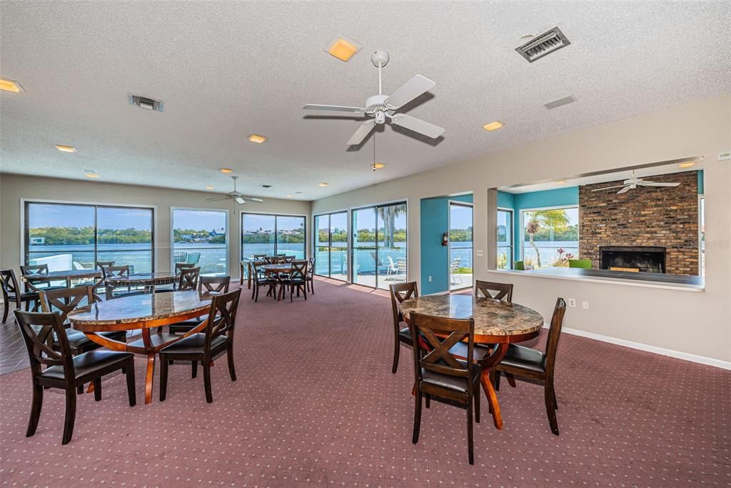 На продажу: $449,900 (2 спален, 2 ванн, 1208 Квадратных фут)