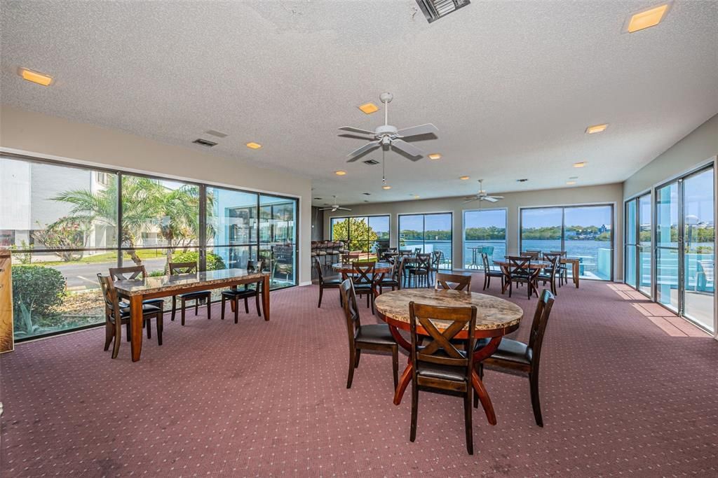 На продажу: $449,900 (2 спален, 2 ванн, 1208 Квадратных фут)