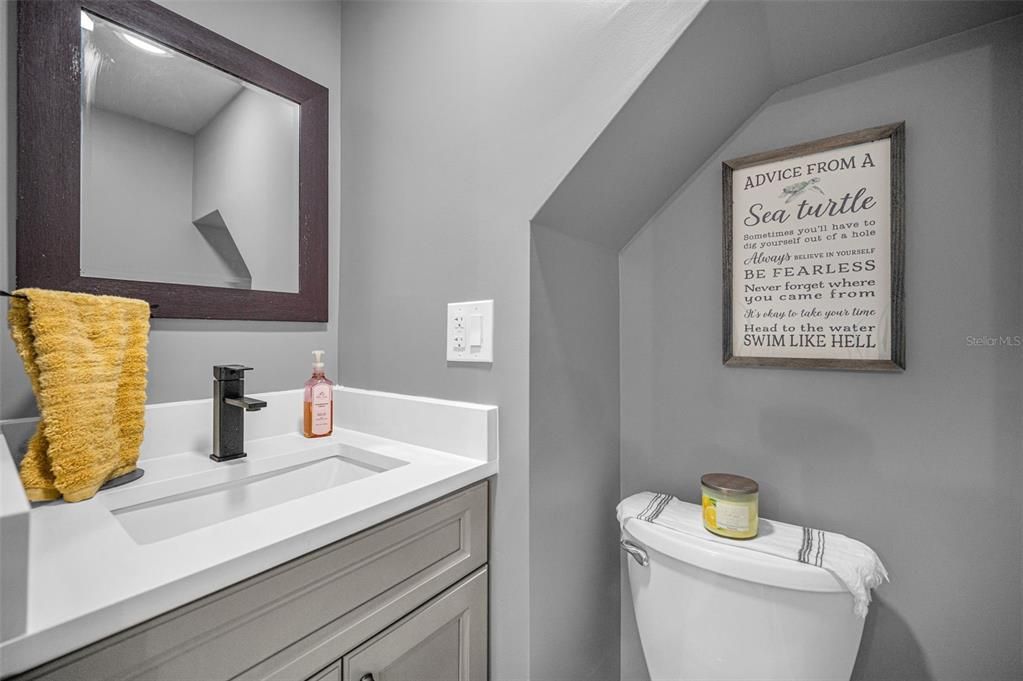 На продажу: $449,900 (2 спален, 2 ванн, 1208 Квадратных фут)