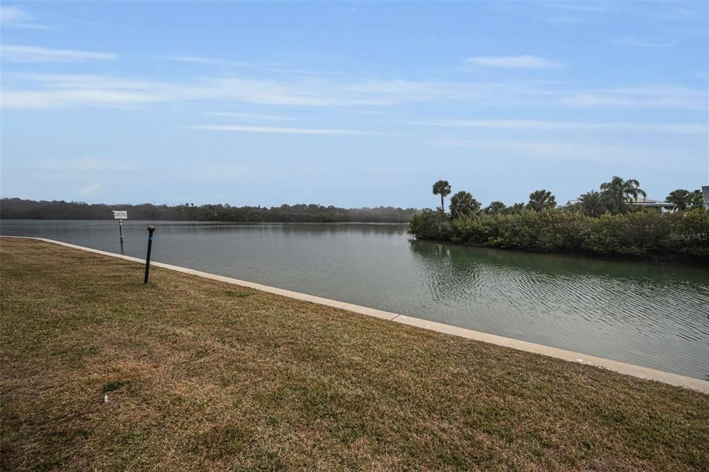 На продажу: $449,900 (2 спален, 2 ванн, 1208 Квадратных фут)