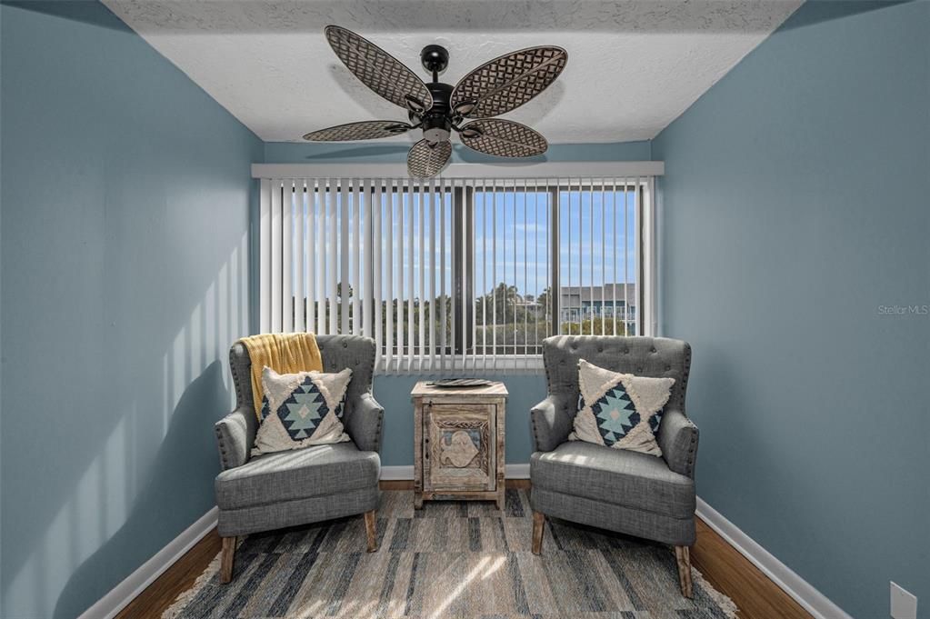 На продажу: $449,900 (2 спален, 2 ванн, 1208 Квадратных фут)