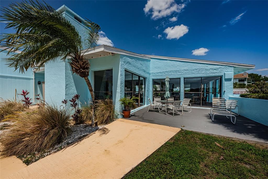 На продажу: $449,900 (2 спален, 2 ванн, 1208 Квадратных фут)