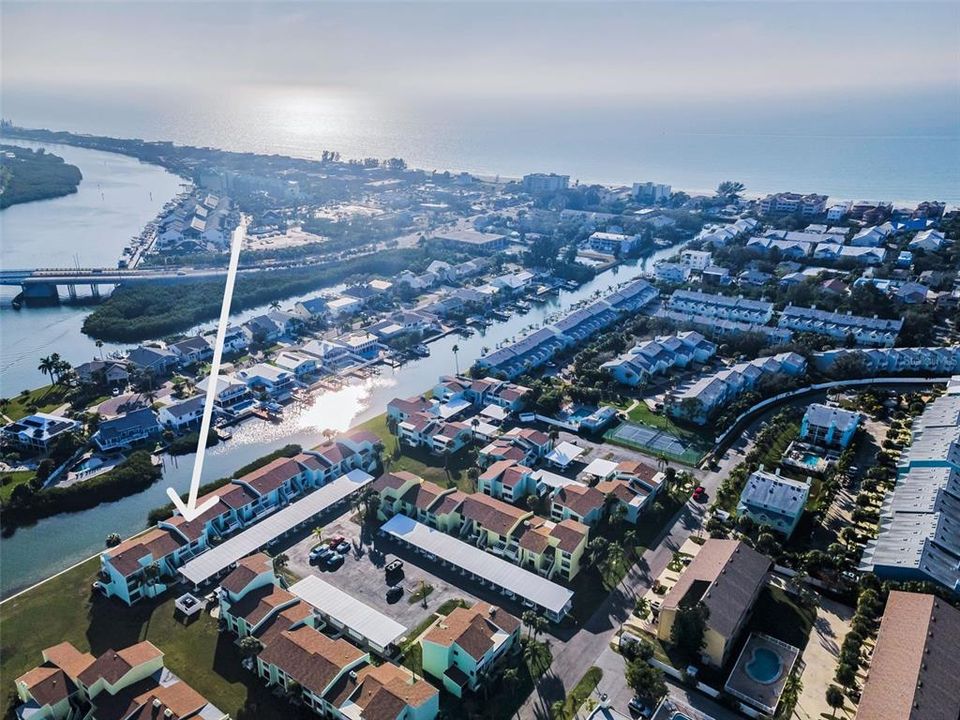 На продажу: $449,900 (2 спален, 2 ванн, 1208 Квадратных фут)