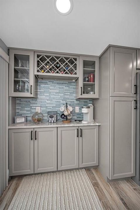 На продажу: $449,900 (2 спален, 2 ванн, 1208 Квадратных фут)