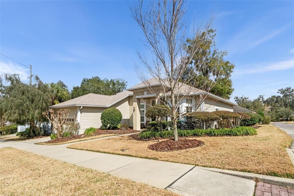 For Sale: $485,000 (3 beds, 2 baths, 1952 Square Feet)