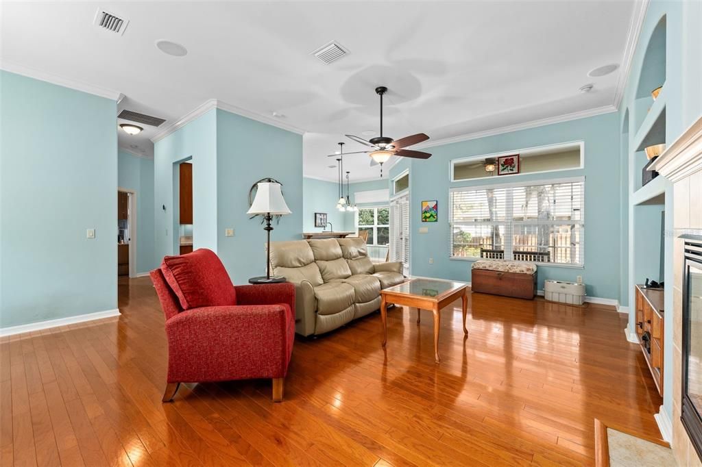 For Sale: $485,000 (3 beds, 2 baths, 1952 Square Feet)