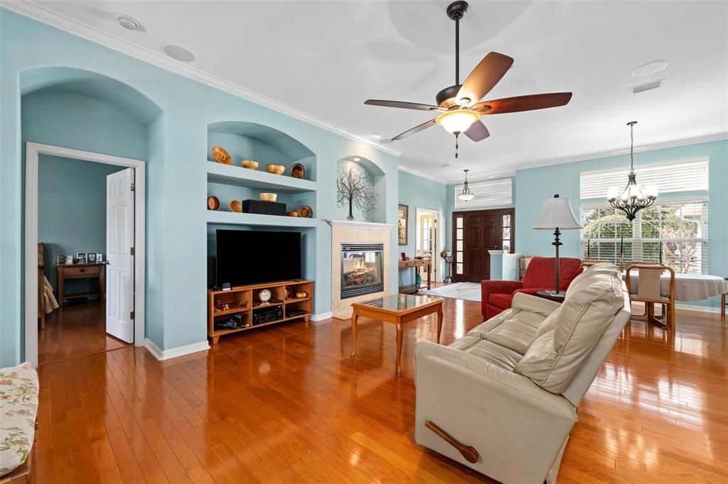 For Sale: $485,000 (3 beds, 2 baths, 1952 Square Feet)