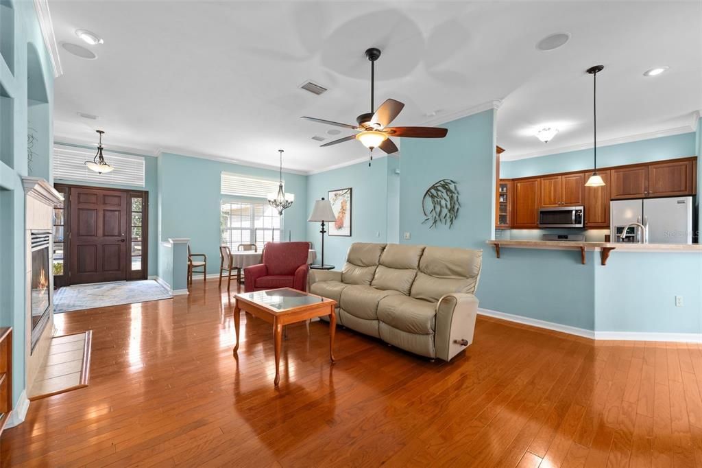 For Sale: $485,000 (3 beds, 2 baths, 1952 Square Feet)