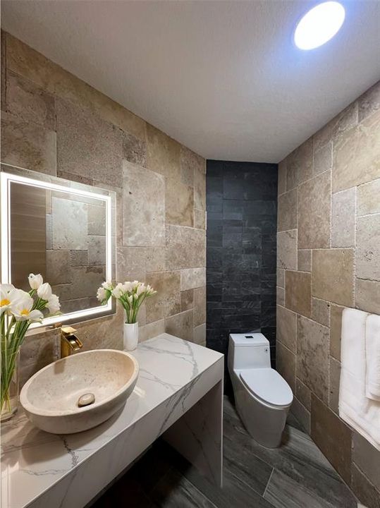For Sale: $1,590,000 (5 beds, 2 baths, 3600 Square Feet)