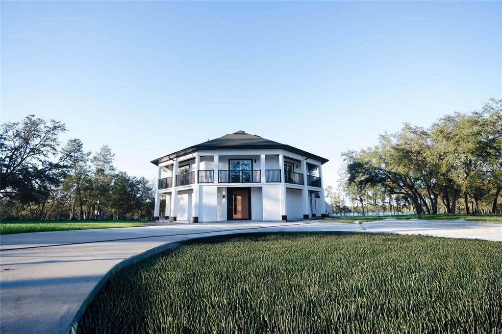 For Sale: $1,590,000 (5 beds, 2 baths, 3600 Square Feet)
