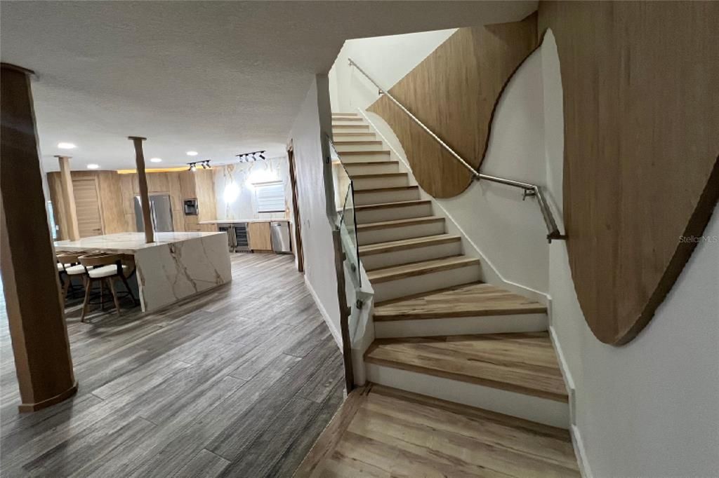 For Sale: $1,590,000 (5 beds, 2 baths, 3600 Square Feet)