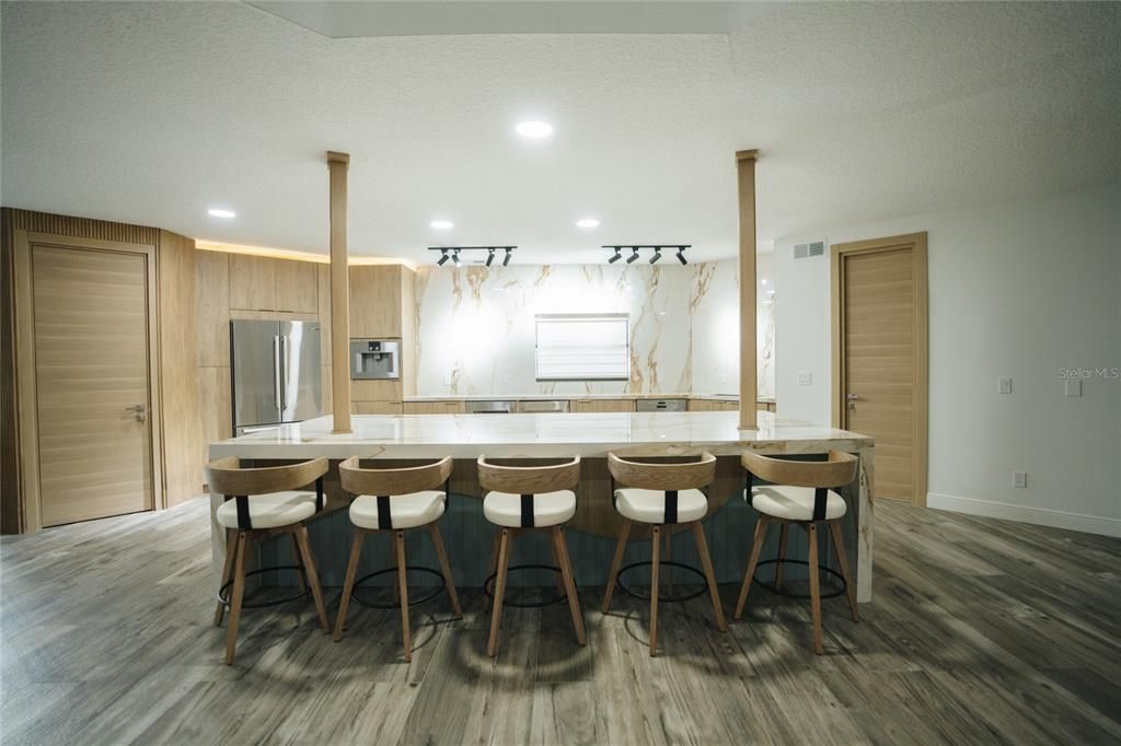 For Sale: $1,590,000 (5 beds, 2 baths, 3600 Square Feet)