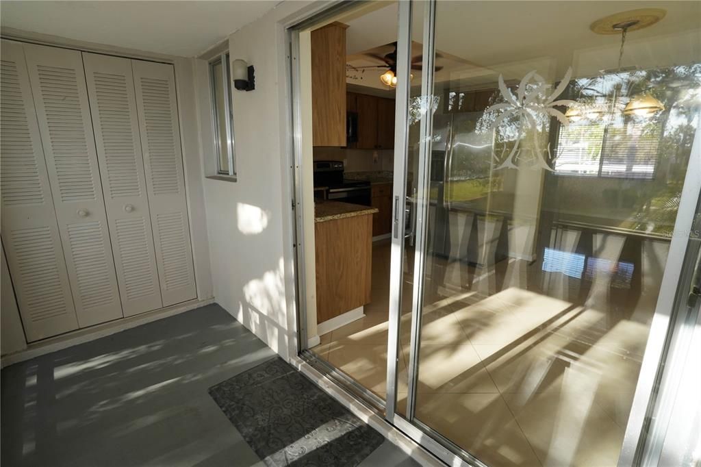 For Sale: $113,900 (2 beds, 1 baths, 744 Square Feet)