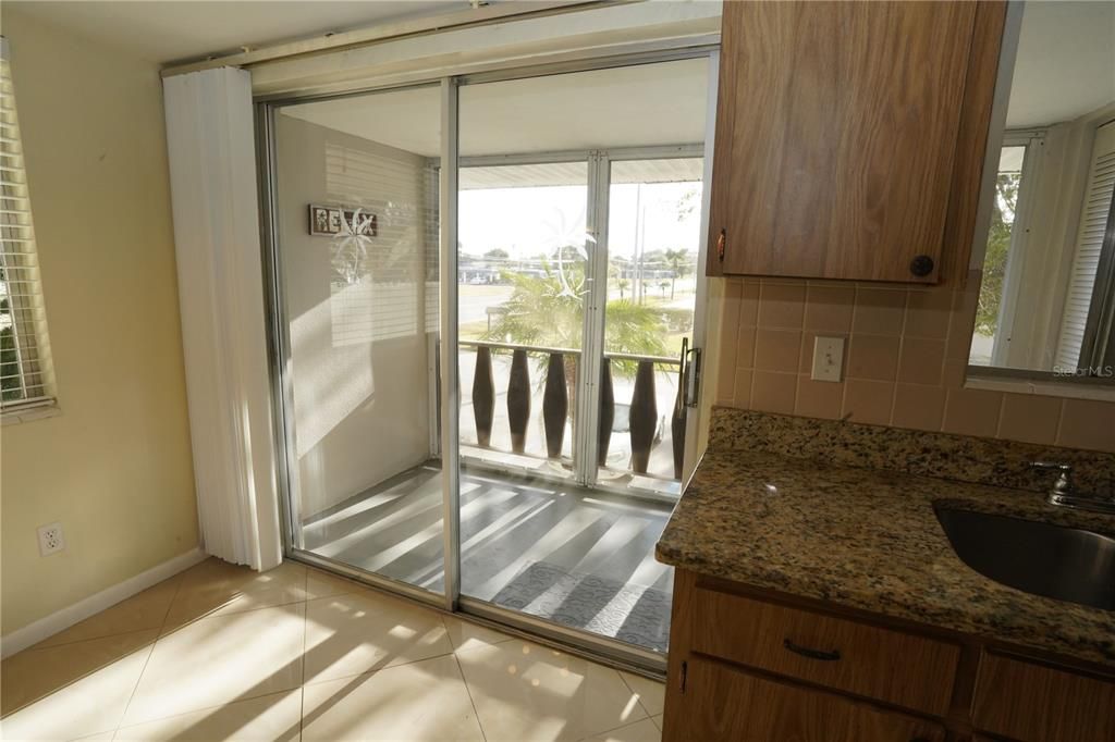 For Sale: $113,900 (2 beds, 1 baths, 744 Square Feet)
