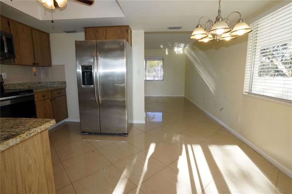 For Sale: $113,900 (2 beds, 1 baths, 744 Square Feet)