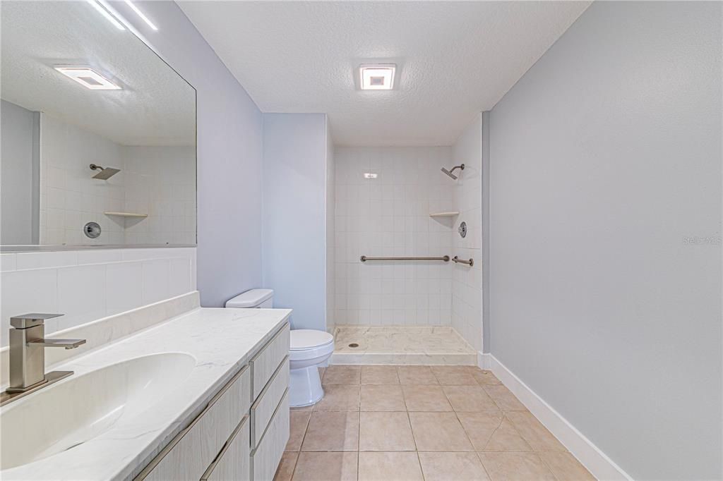 En Venta: $189,900 (2 camas, 2 baños, 1250 Pies cuadrados)