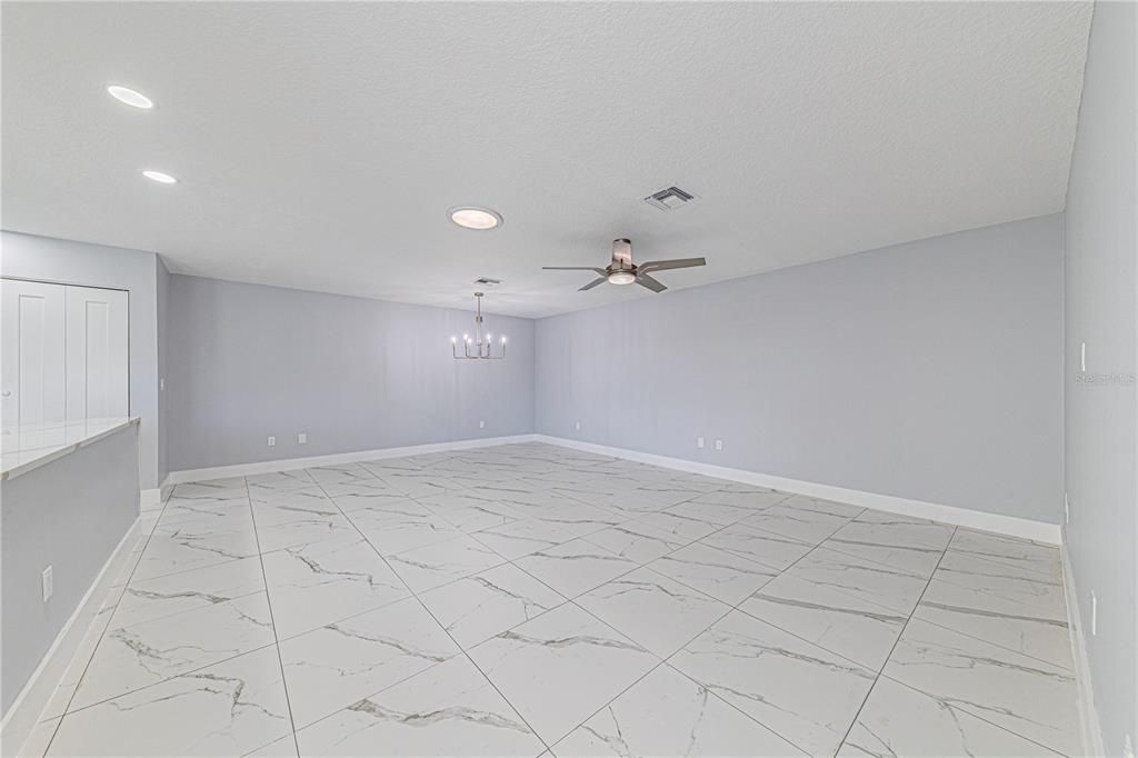 En Venta: $189,900 (2 camas, 2 baños, 1250 Pies cuadrados)