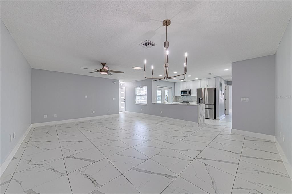 En Venta: $189,900 (2 camas, 2 baños, 1250 Pies cuadrados)