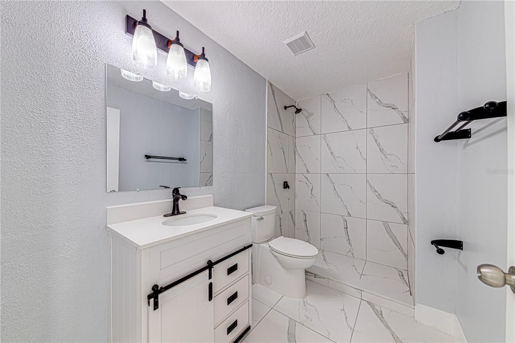 En Venta: $189,900 (2 camas, 2 baños, 1250 Pies cuadrados)