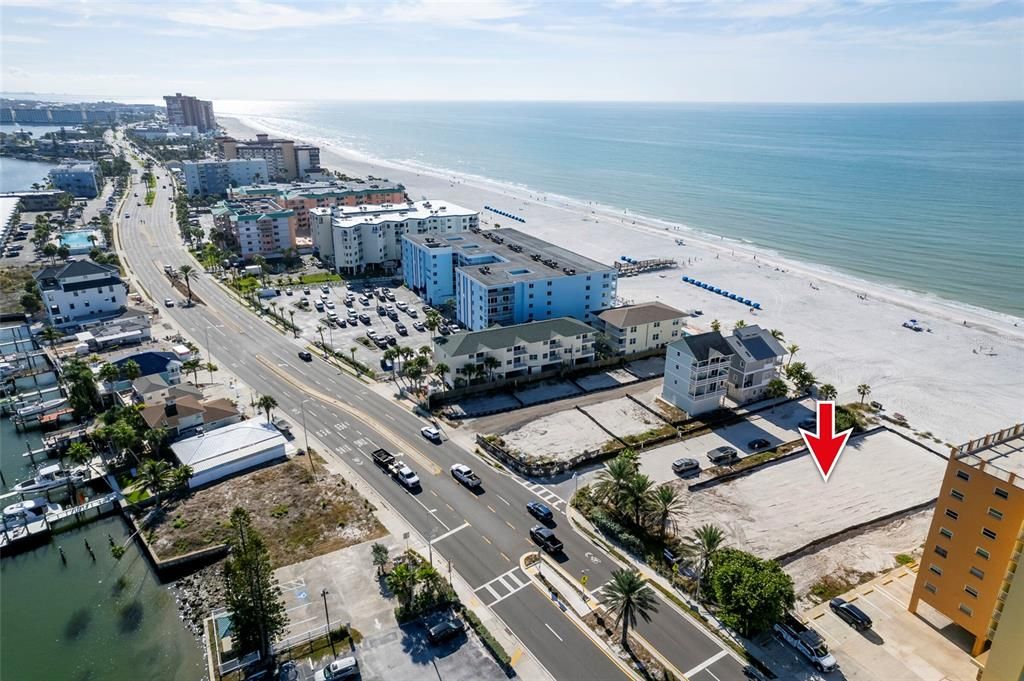 На продажу: $6,495,000 (0.72 acres)