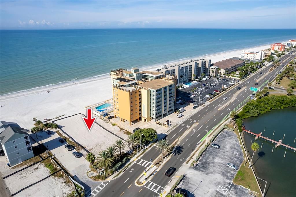 На продажу: $6,495,000 (0.72 acres)