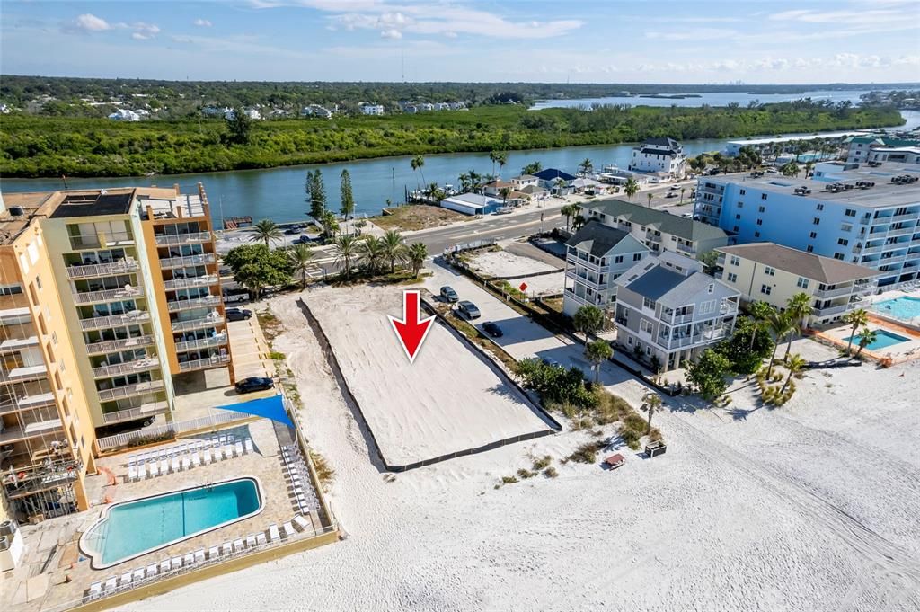 На продажу: $6,495,000 (0.72 acres)