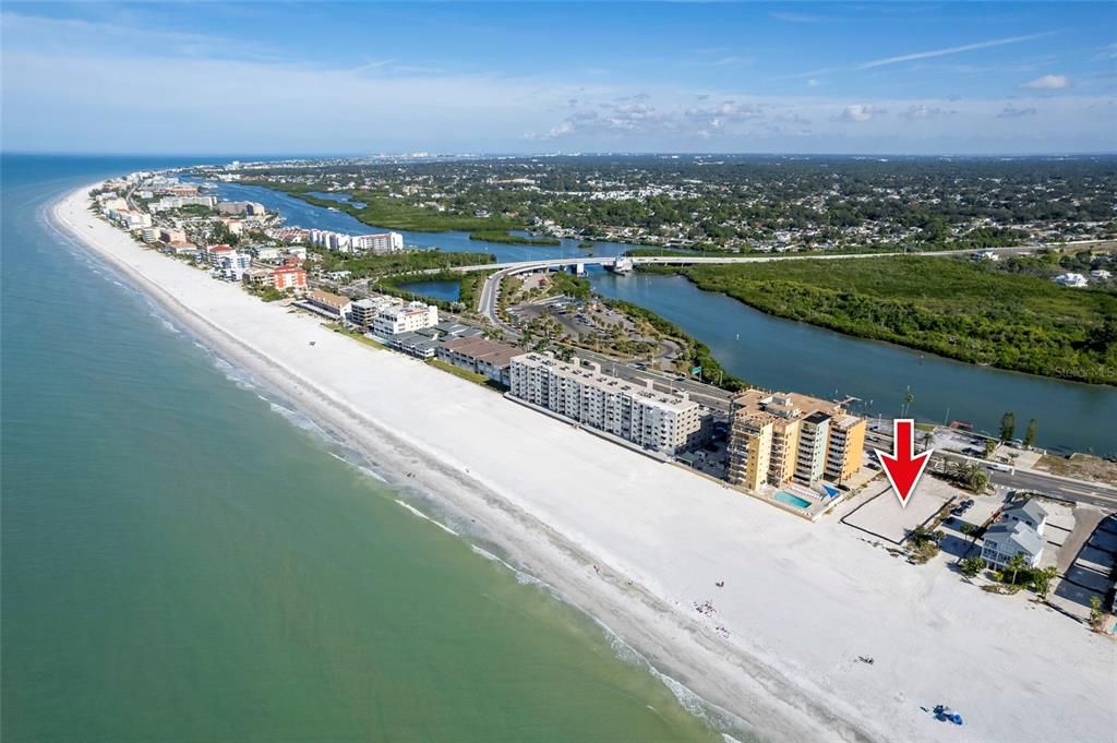 На продажу: $6,495,000 (0.72 acres)