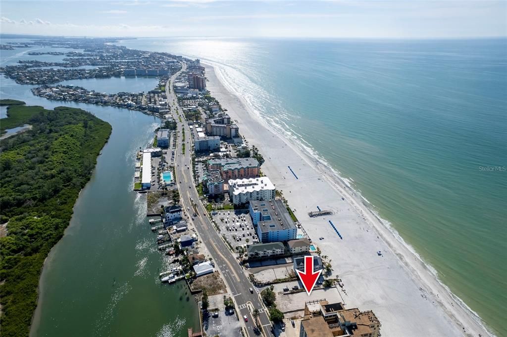 На продажу: $6,495,000 (0.72 acres)