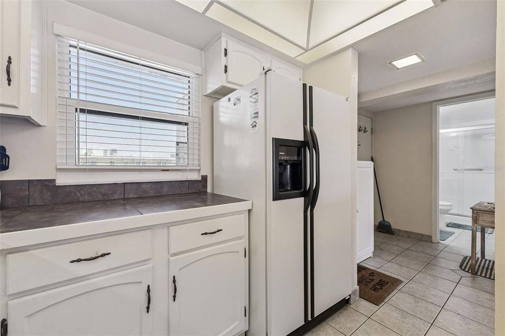 For Sale: $335,000 (1 beds, 1 baths, 766 Square Feet)