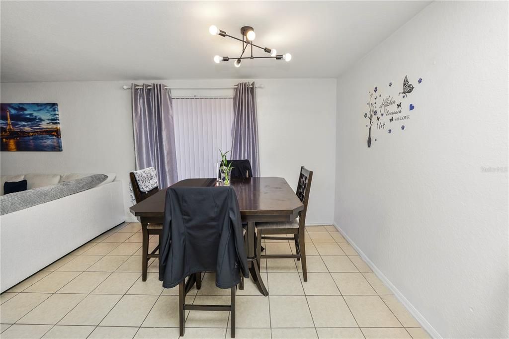 En Venta: $410,000 (6 camas, 0 baños, 2450 Pies cuadrados)