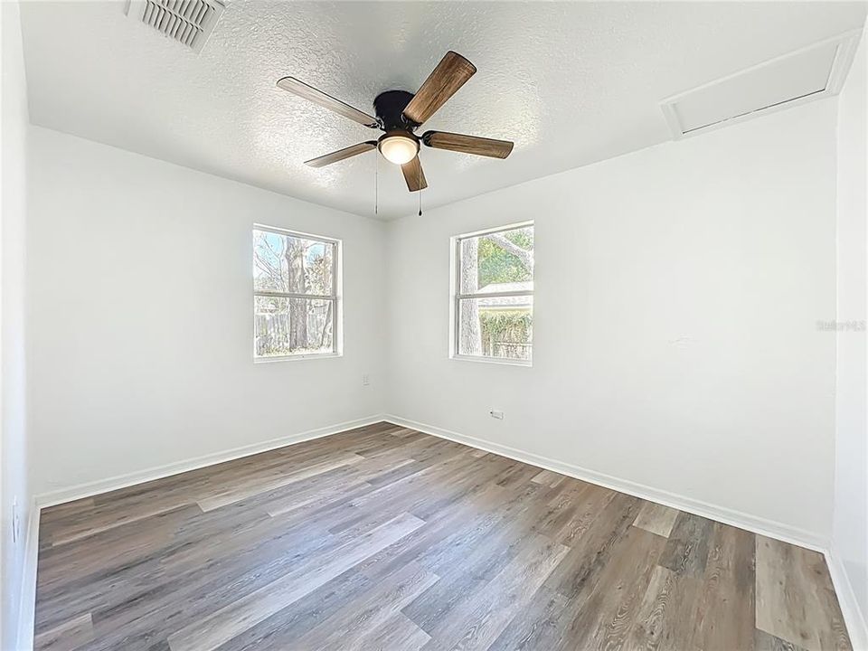 待售: $450,000 (5 贝兹, 0 浴室, 2341 平方英尺)