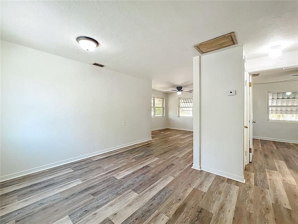 待售: $450,000 (5 贝兹, 0 浴室, 2341 平方英尺)