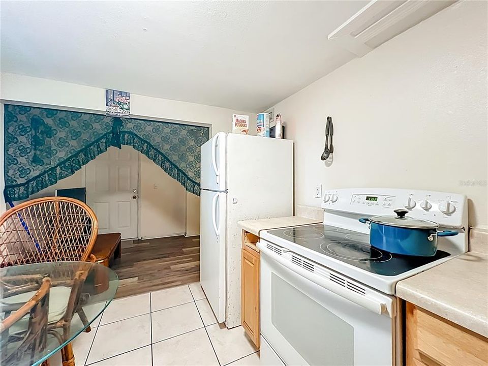 待售: $450,000 (5 贝兹, 0 浴室, 2341 平方英尺)